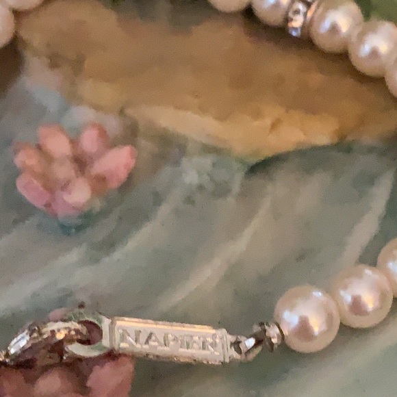 7” Pearl crystal silver tone bracelet - Picture 3 of 3